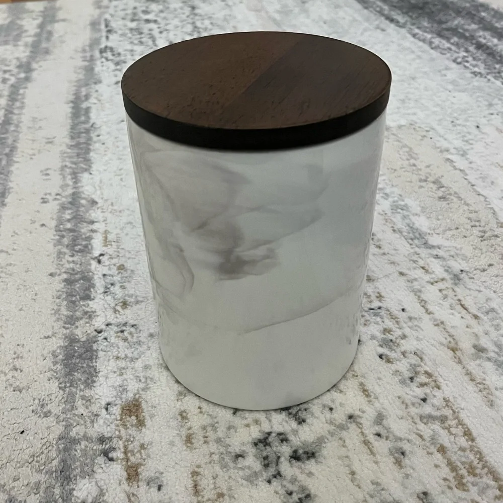 Like 🆕 Bed Bath and Beyond faux marble finish porcelain storage container